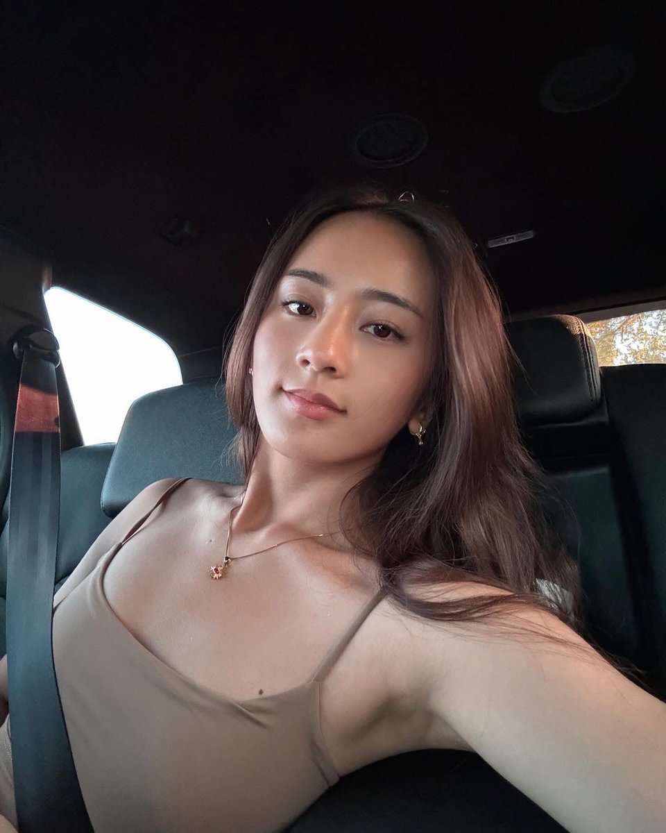 ksssfy's tweet photo. her bare face is peak visual https://t.co/sv5pSOJlB5