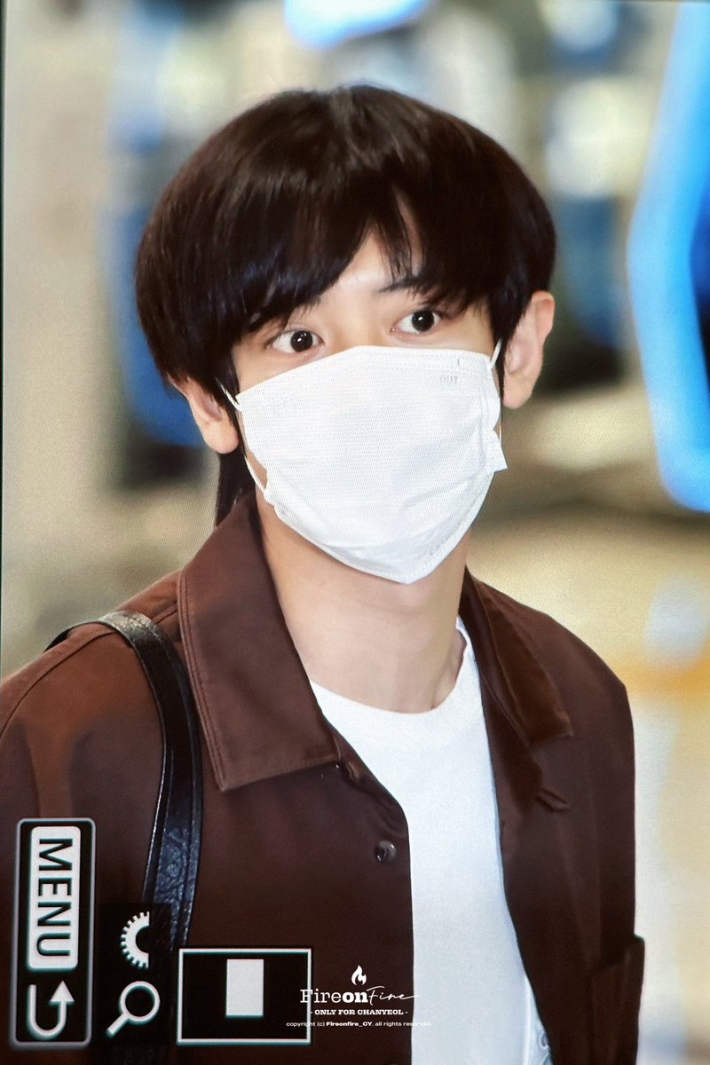 Fireonfire_CY's tweet photo. 260601 GMP출발
#CHANYEOL #찬열 https://t.co/I9rYwdgGUy