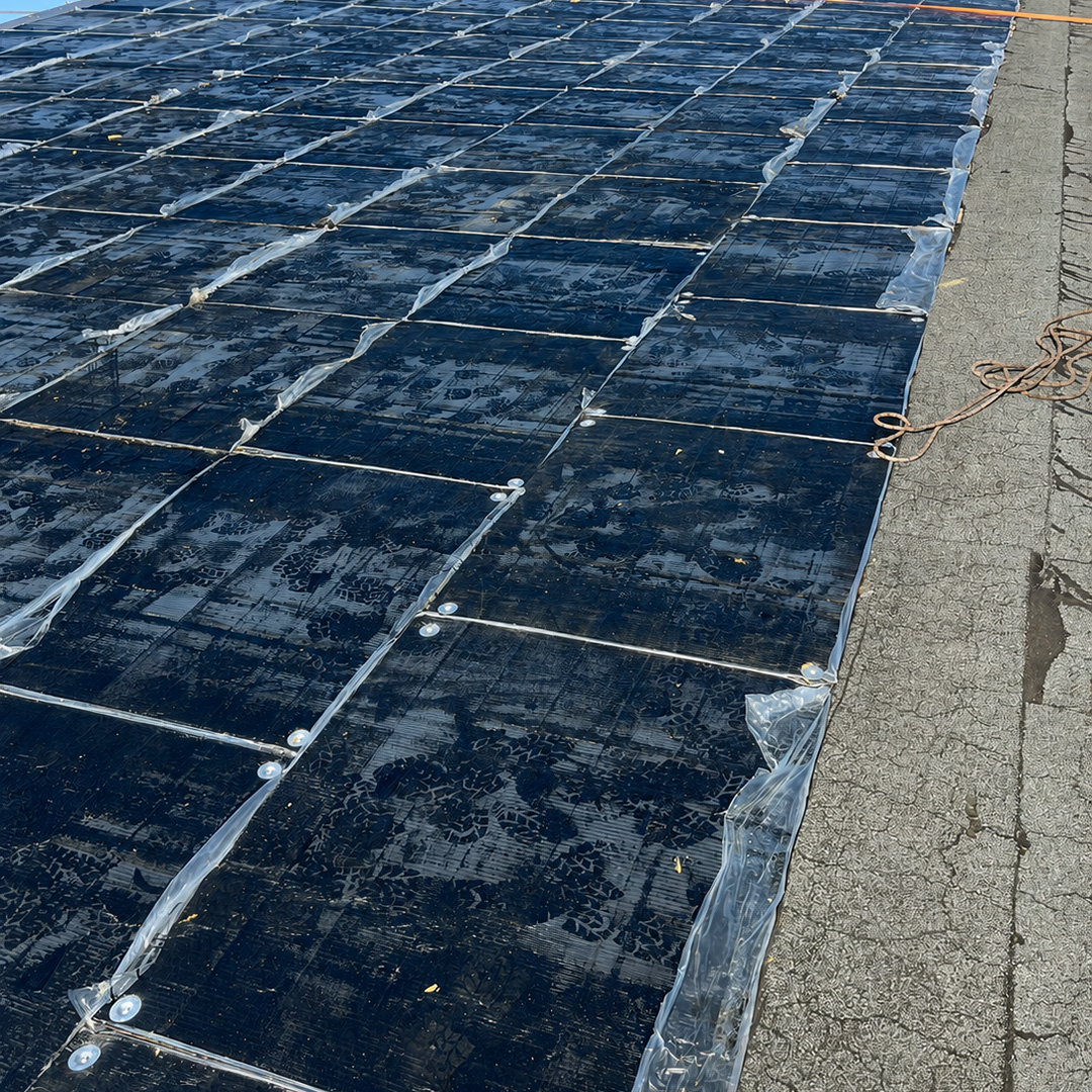 PanelPlac's tweet photo. Trabajo de reparación en Majadahonda (Madrid) realizado por nuestro cliente Sr. Santos Jiménez de DISMAMATERIALES, S.L. 
Material: Lana de Roca Rocterm+ PANEL COBERLAN B50*70 sobre bicapa de lámina bituminosa de ASFALTOS CHOVA tipo POLITABER COMBI LBM-40/G-FP SBS #obras #asfalto https://t.co/H6gpzZe4xx