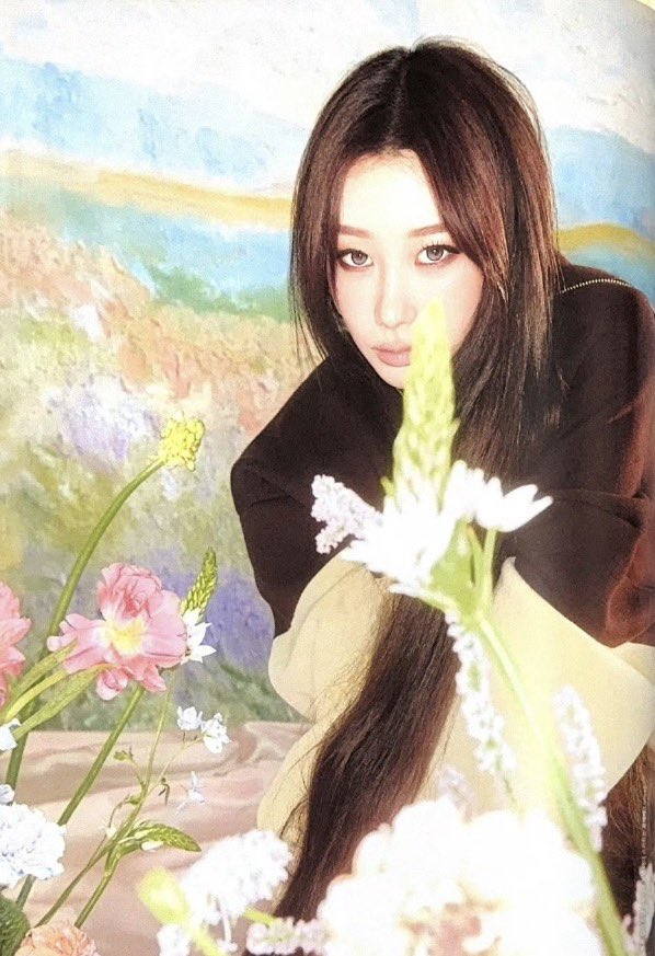 chaenglovesus's tweet photo. giselle x loewe for dazed korea

💬: it's your second full-length album, it must be an important moment for both the group and for you personally in many ways.
🌙: that's right. while preparing for this album, ningning and i happened to watch aespa's music videos from the very beginning all the way through. since i was just casually watching them at home, the person on the screen almost felt like someone else. It was so fun, it felt like i was watching another group's music videos rather than our own. at that moment, i think i finally understood what so many people love about aespa. i was able to feel once again the unique power of aespa's world-building and storytelling. that's why, regardless of how successful this album ends up being, i prepared it with the hope that everyone who listens to it will gain strength from it, feel motivated, and create lots of fun moments and memories. so that someday in the future, when they happen to hear one of our songs, they can be reminded of the time they spent around this time in 2026.