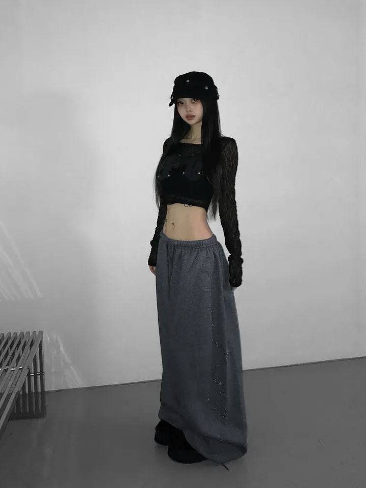 princesxseeun's tweet photo. 슬슬 다가오는 기말고사⸝⸝⸝ 🪽

시험기간에 
크롭기장 딱붙핏 상의 + 맥시기장 와이드핏 하의
조합은 필승인듯⌁ https://t.co/AKtpbEpViU
