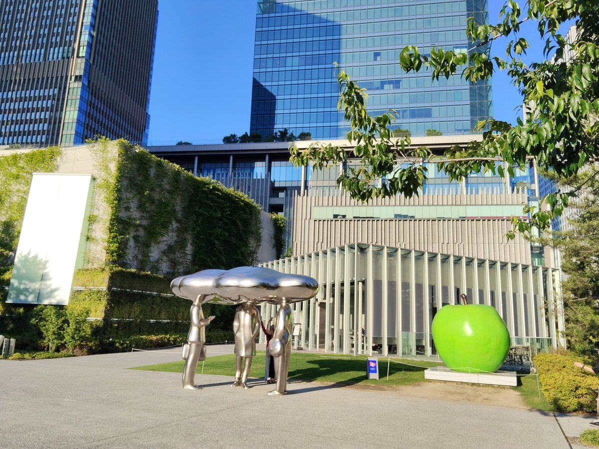 MILOSCOSMOS's tweet photo. 5/31  地図アプリを頼りにグラングリー��大阪北へ。

思えば約30年ぶりともなる会合でしたが出か���てみて良かった。

沢山のお土産を頂きありがとうございました🙏 https://t.co/8VDRv1jMvA