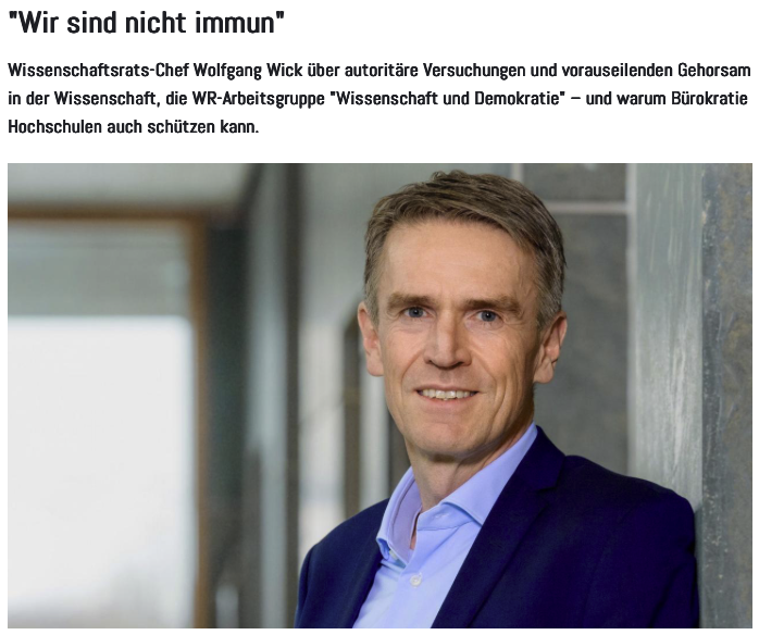 JMWiarda's tweet photo. "Wir sind nicht immun"
Wissenschaftsrats-Chef Wick über autoritäre Versuchungen und vorauseilenden Gehorsam in der Wissenschaft, die WR-Arbeitsgruppe "Wissenschaft und Demokratie" – und warum Bürokratie Hochschulen auch schützen kann.
Jetzt im Wiarda-Blog: https://t.co/cnbrE1XLdZ https://t.co/bllOK1qNfR
