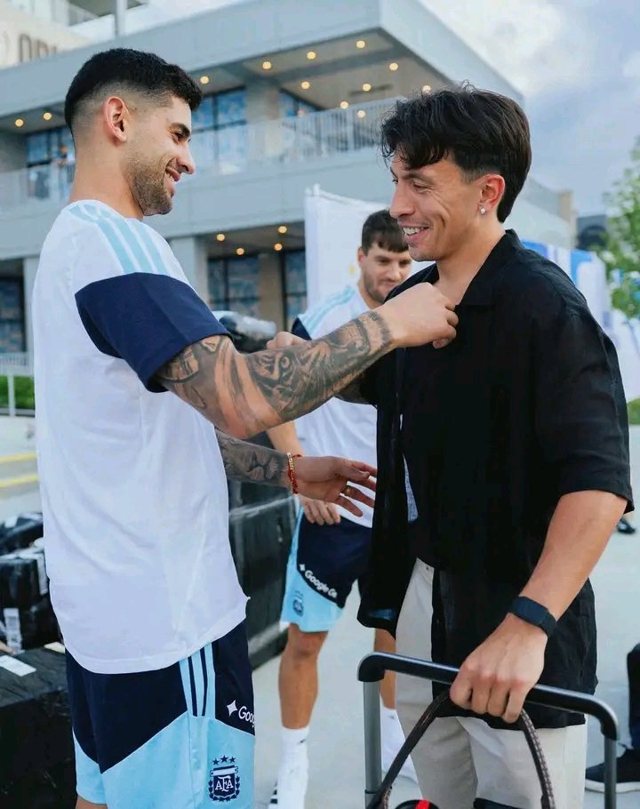 OkaforChia68203's tweet photo. 📸 - Lisandro Martinez the best CB in the world has arrived in USA for Argentina duty ❤️🇦🇷
World cup Duties 🛠
#mutd https://t.co/gCsIVUFX5R