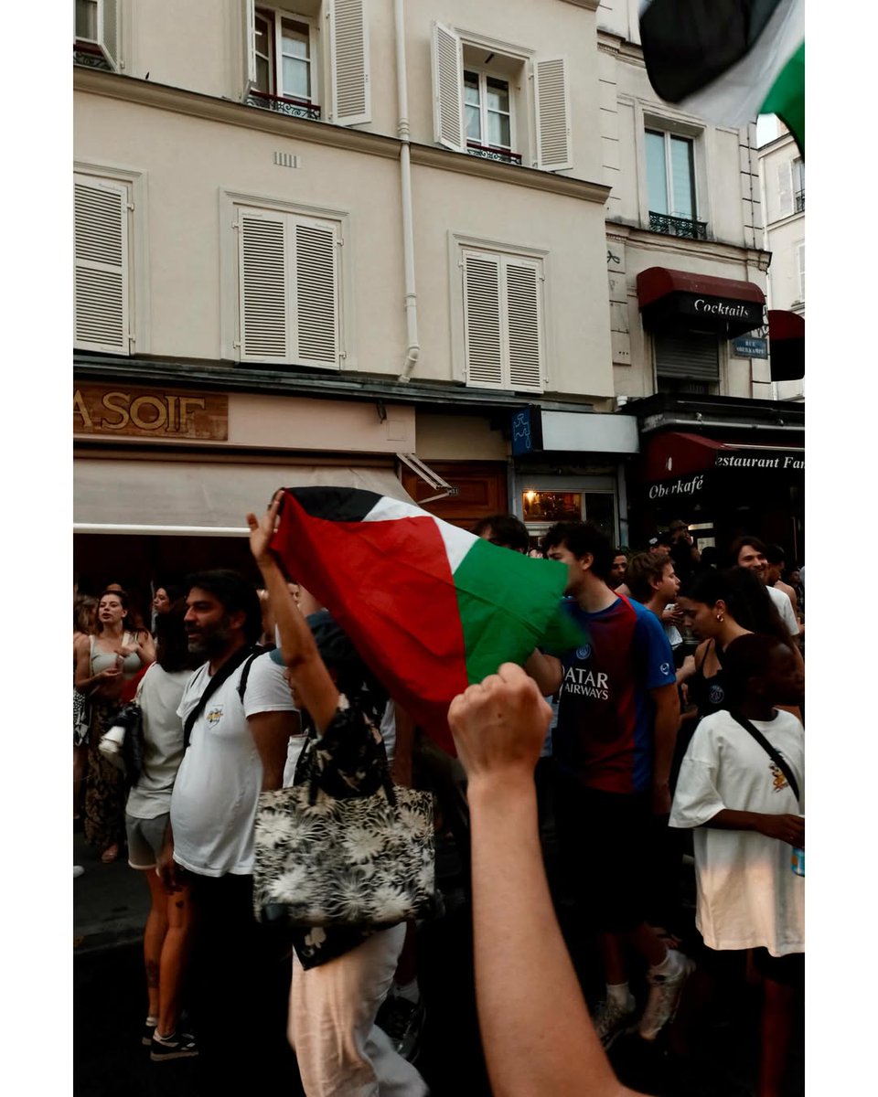 ultras_antifaa's tweet photo. #France — Palestinian flags during the PSG celebrations. https://t.co/fjDs7x8iDE