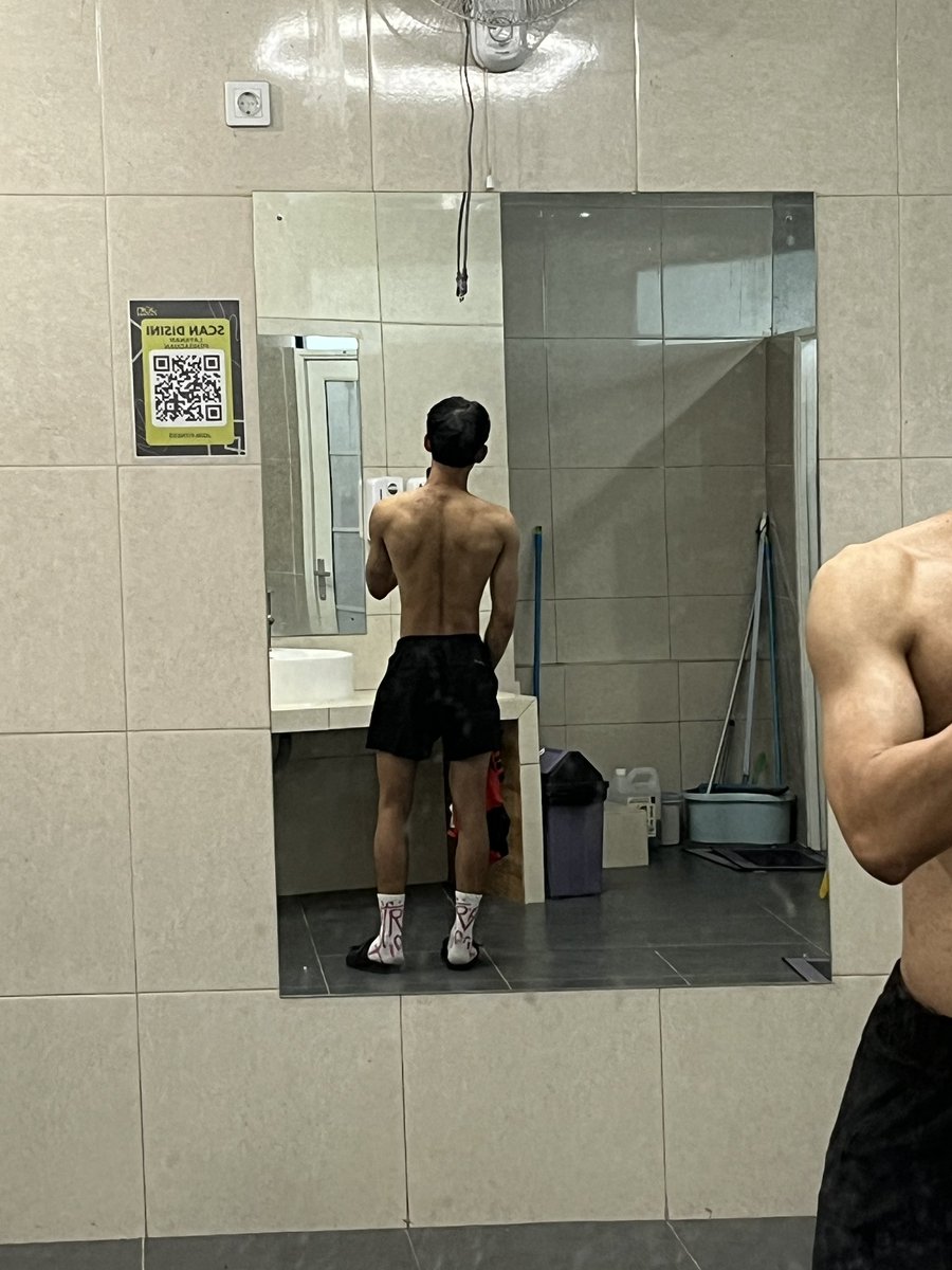 hacibeeee's tweet photo. back imut ini mau pamer 🤏🏻 https://t.co/ZdrckFYO2r