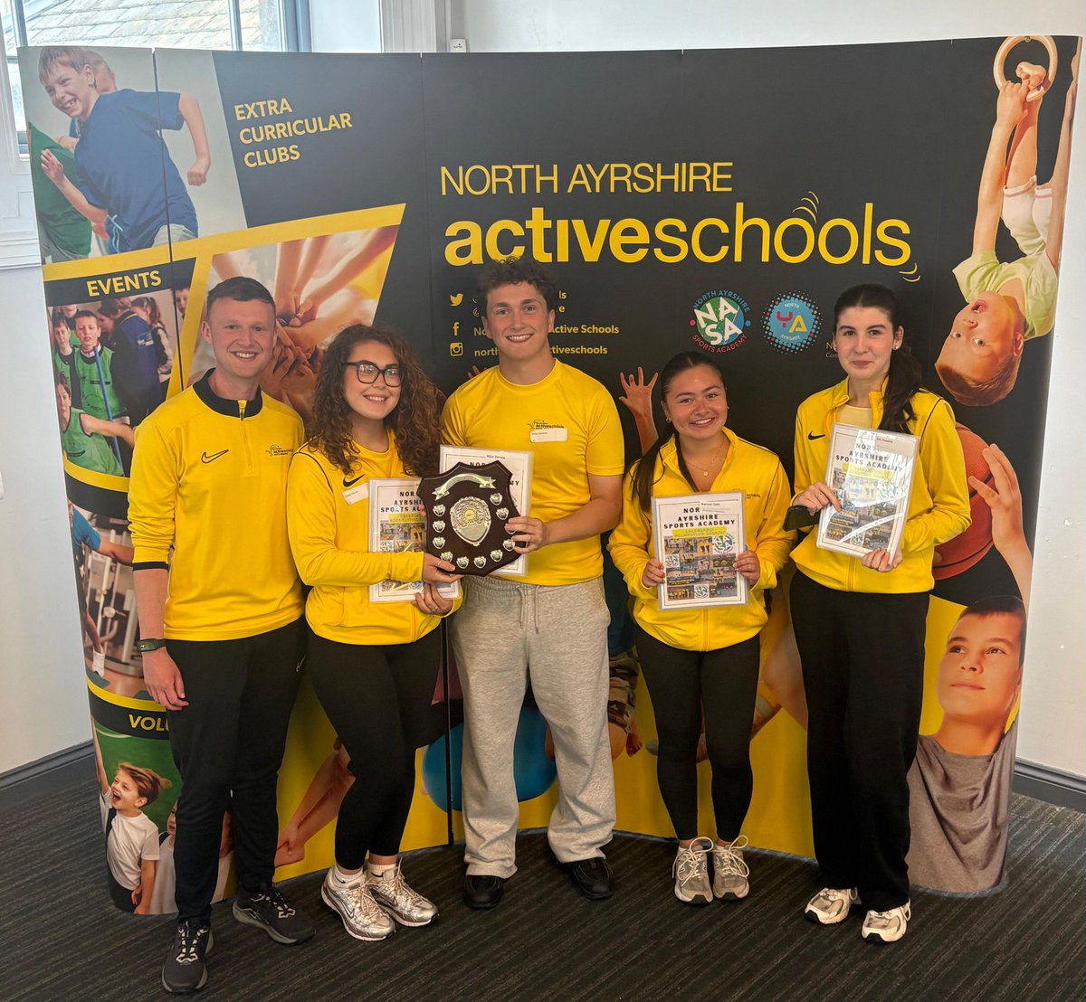 ASKilwinning's tweet photo. #NASportsAcademy 💛🖤

What a great day on Friday as our @Kilwinning_Acad NASA, YA, AG and @TeamInspire pupils graduated from our Active Schools leadership programmes.

A massive well done to CM and MD for winning NASA awards, and JF for winning a TI award 👏.

#NAActive https://t.co/2hLgdu5XJS