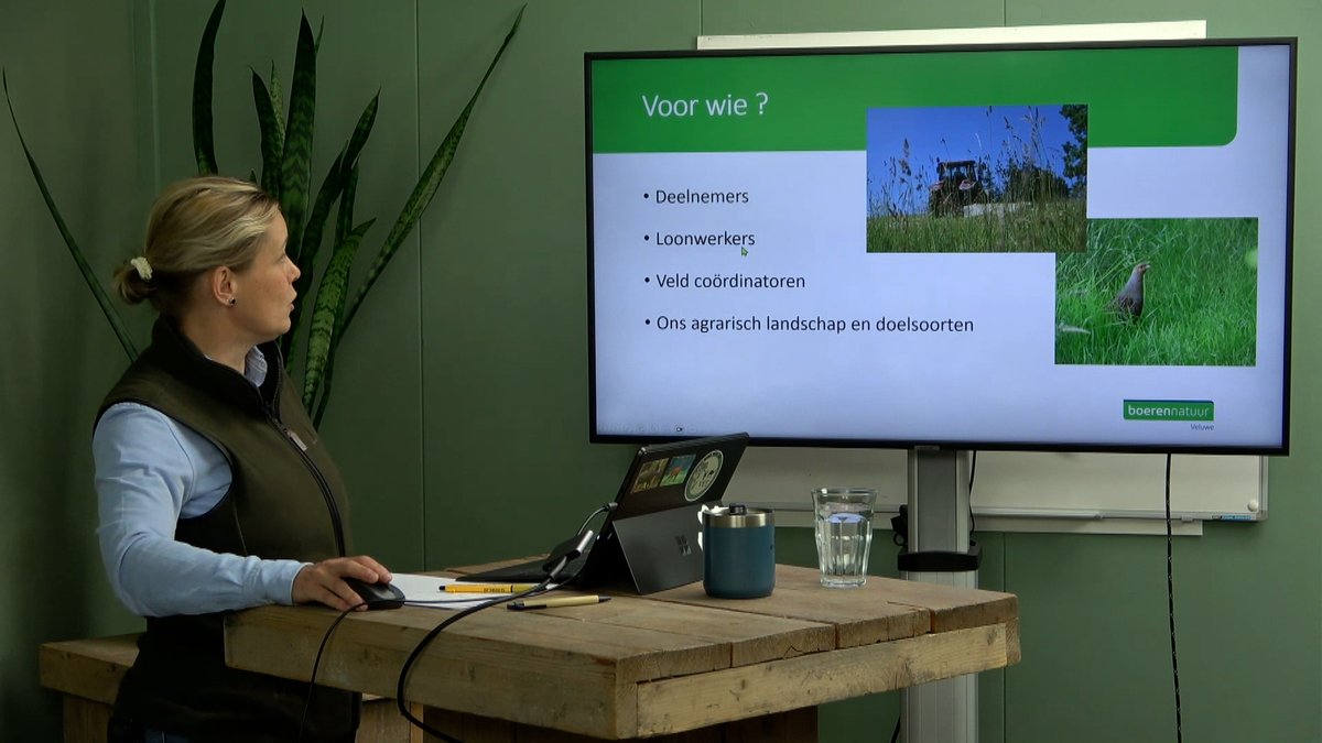 BoerenNatuurNL's tweet photo. Terugkijken: BoerenNatuur Kennisuur - Maatwerk met loonwerkers in het ANLb.
Heb je het gemist? Kijk dan het BoerenNatuur Kennisuur terug met Sarah Mampuys over werken loonwerkers in het ANLb.
https://t.co/vBSJAX6KKb 

#loonwerkers #agrarisch #natuurbeheer https://t.co/Rp8yQqi1ck
