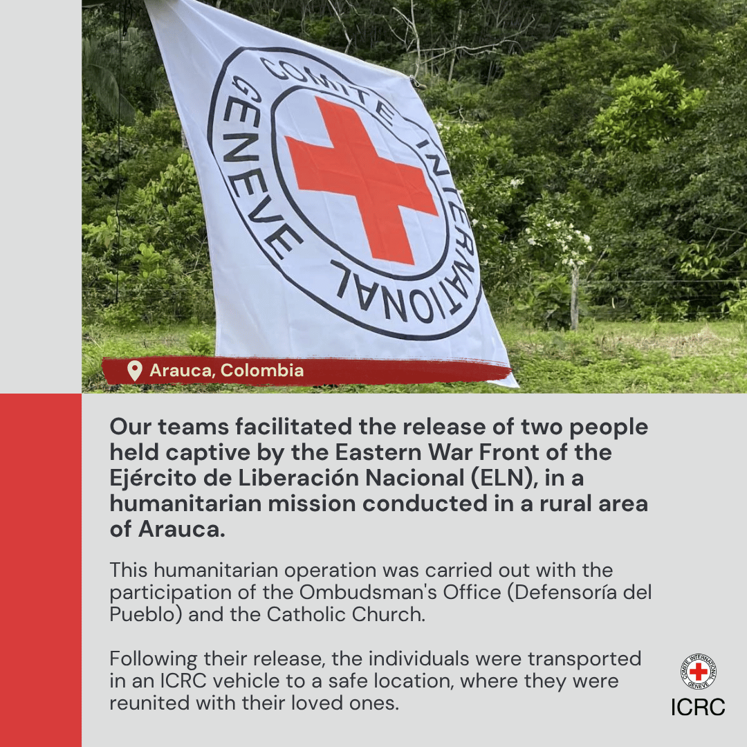 ICRC's tweet photo. 📍Arauca, Colombia | Our teams at @CICR_co facilitated the release of two people who were held captive by the Ejército de Liberación Nacional (ELN).

This humanitarian operation was carried out with @DefensoriaCol (Colombian Ombudsman’s Office) and the Catholic Church.

We remain ready to facilitate more release operations to see more families reunited in Colombia👇🏽