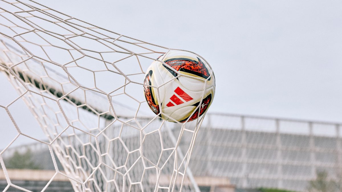 iMiaSanMia's tweet photo. 📸⚽ The Adidas Torfabrik - official Bundesliga match ball for next season https://t.co/gzzSH1iUby