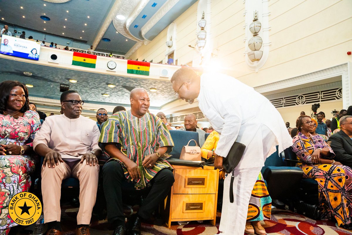 mista_opare's tweet photo. Governor @DrJPAsiama is with  President Mahama as part of the delegation in the UK, underscoring Ghana’s commitment to deepening investor confidence, promoting economic cooperation and showcasing the country’s growing presence in global financial markets. #AbanPapaAba https://t.co/E3AmwUL6N2