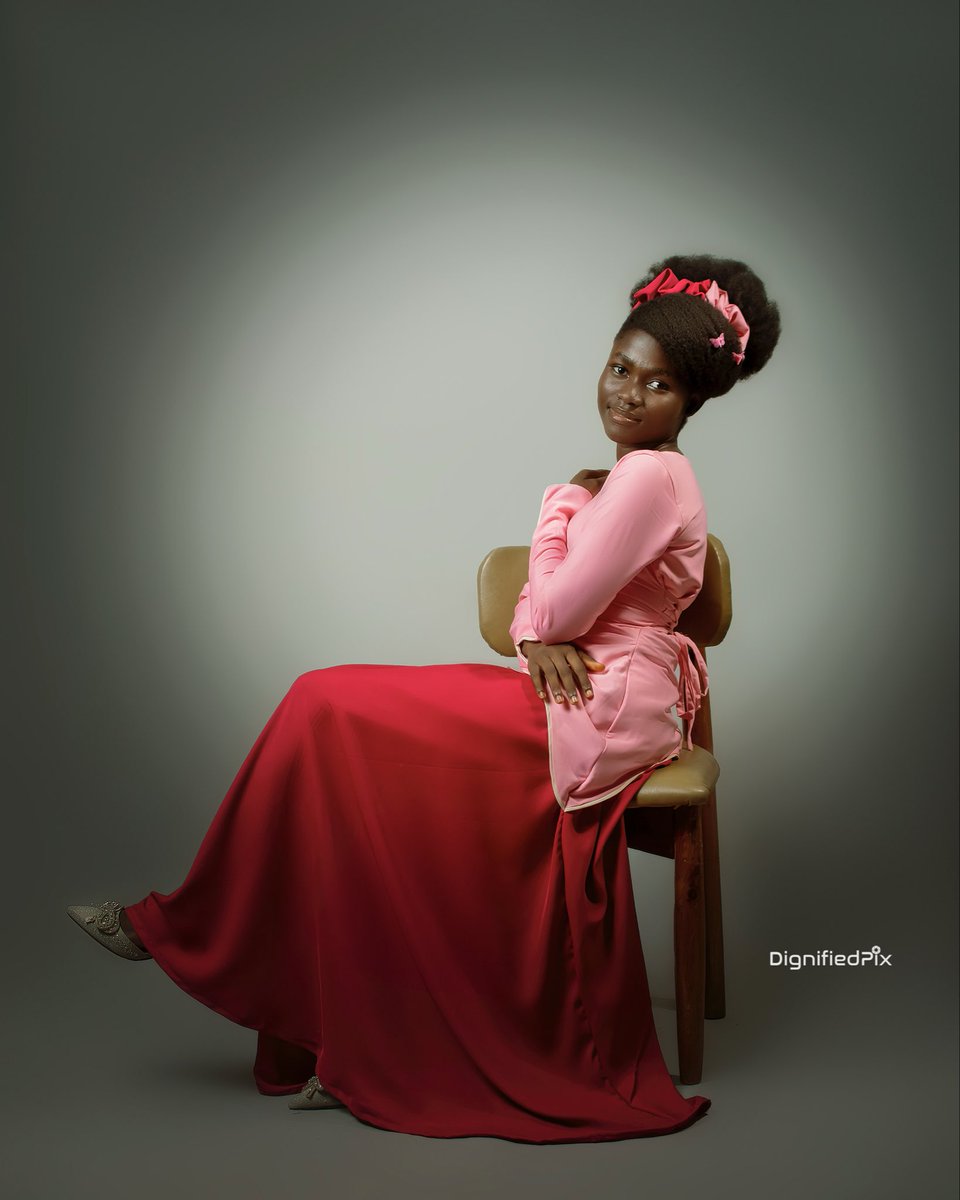Oluwahdamilola1's tweet photo. Black. Bold. Beautiful.🖤

God really outdid Himself with this one😌✨

Today, I'm celebrating God's goodness, my growth, and the gift of life🥹❤️

Happy Birthday to meeeeee!🎉🥳 https://t.co/X9QCDnwiSc