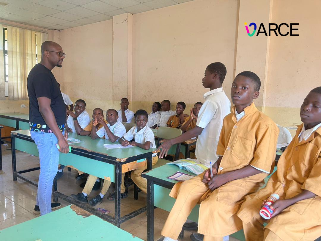 VARCENigeria's tweet photo. The session encouraged critical thinking, self-reflection, and healthy communication while empowering boys to challenge harmful stereotypes and promote respect and equality in their everyday interactions. 

#HeForShe #GenderEquality #PositiveMasculinity #HealthyCommunication https://t.co/0dJaOiwWaV