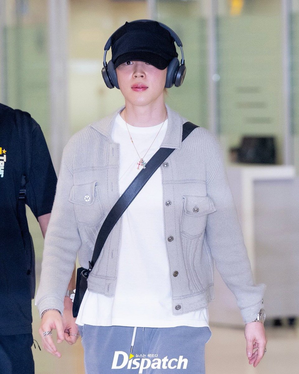 Purplegoalsbr's tweet photo. ⟭⟬⃝💜⁷|KOREADISPATCH  NO INSTA

Suga-Jimin-J-Hope (BTS)
Chegada ao Aeroporto Internacional de Incheon
— 31 de maio de 2026. ✈️💜

> Os nossos meninos retornaram para casa após compromissos de trabalho no exterior!

#방탄소년단 #BTS #ARIRANG 
#디스패치 #dispatch

🔗https://t.co/mitFIYL9in

◉ Não retire os créditos彡
⟭⟬⃝💜⁷| *Purple Goals | ARMY BRⒸ*
https://t.co/rpW21DrP5V
