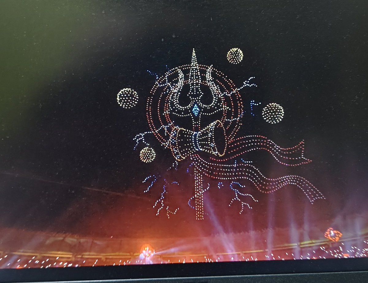 caspergabriel_'s tweet photo. What a Frame!🕉️🤍✨ https://t.co/lsJVQkiDkK