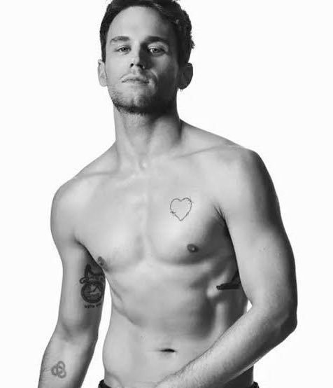marque5018's tweet photo. Whether it could ever be Brandon Flynn (Justin - 13RW) or Arón Piper (Ander - Elite) … either could come along and kick their shoes off under my bed 🔥🫦 Both are gorgeous. https://t.co/AnuMgv4ZoD
