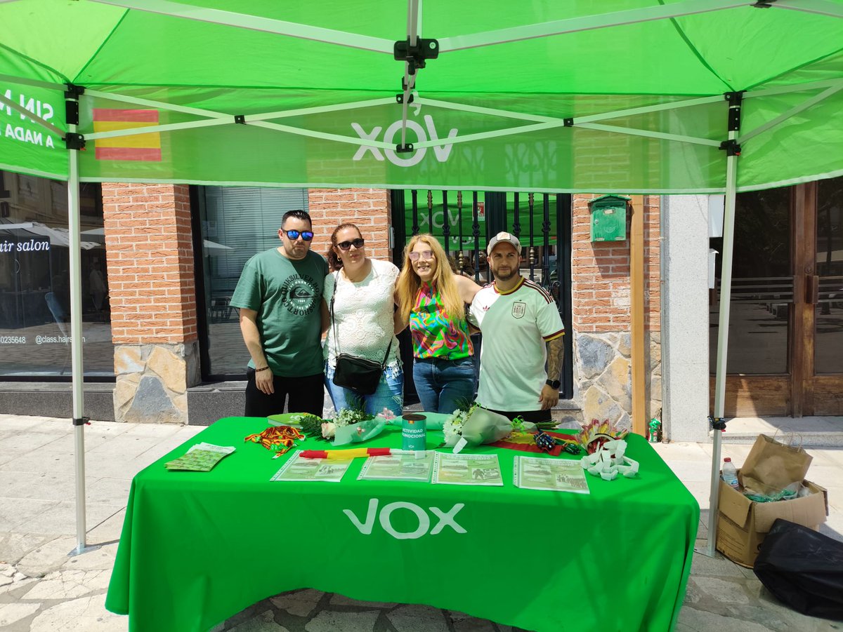 vox_loeches's tweet photo. Mesa informativa 🇪🇸🇪🇸🇪🇸 https://t.co/8MkAjYqZt0