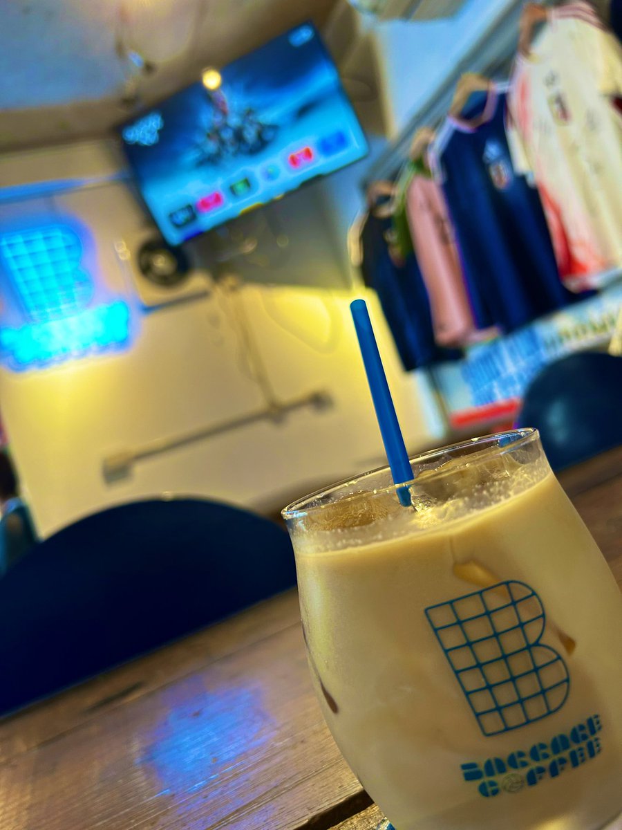qouwpon's tweet photo. 次の仕事までの
一休み☕*°

#baggagecoffee
#板倉滉 https://t.co/lRmXCnHupj