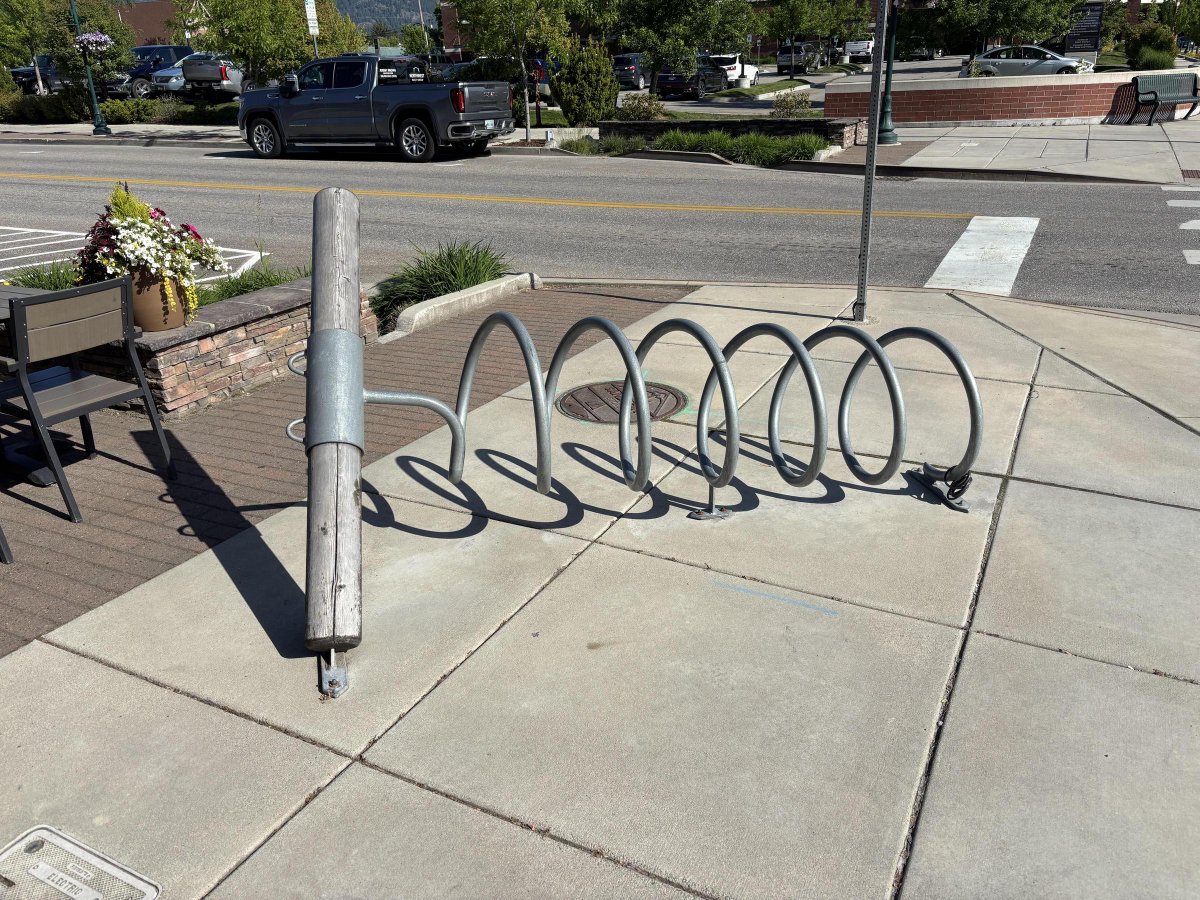 creapills's tweet photo. Quand le mobilier urbain débouche sur du génie https://t.co/p7mTYE0SYf