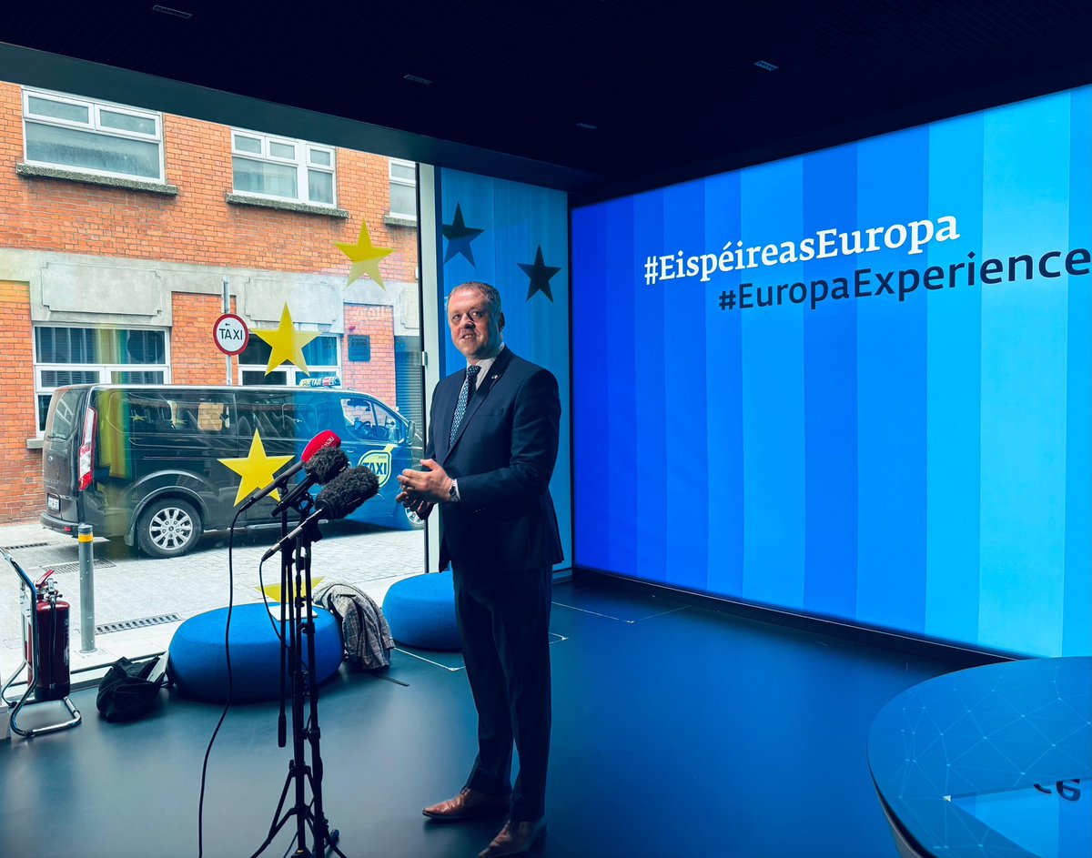 ThomasByrneTD's tweet photo. 1️⃣ month to go! On 1 July, Ireland will take on the EU Presidency!

We have put in the groundwork and we are ready to take the lead.

We are determined to deliver for the EU and for our people, because never forget, we are the EU.

🇮🇪🤝🇪🇺 https://t.co/GKWzVP9qx2