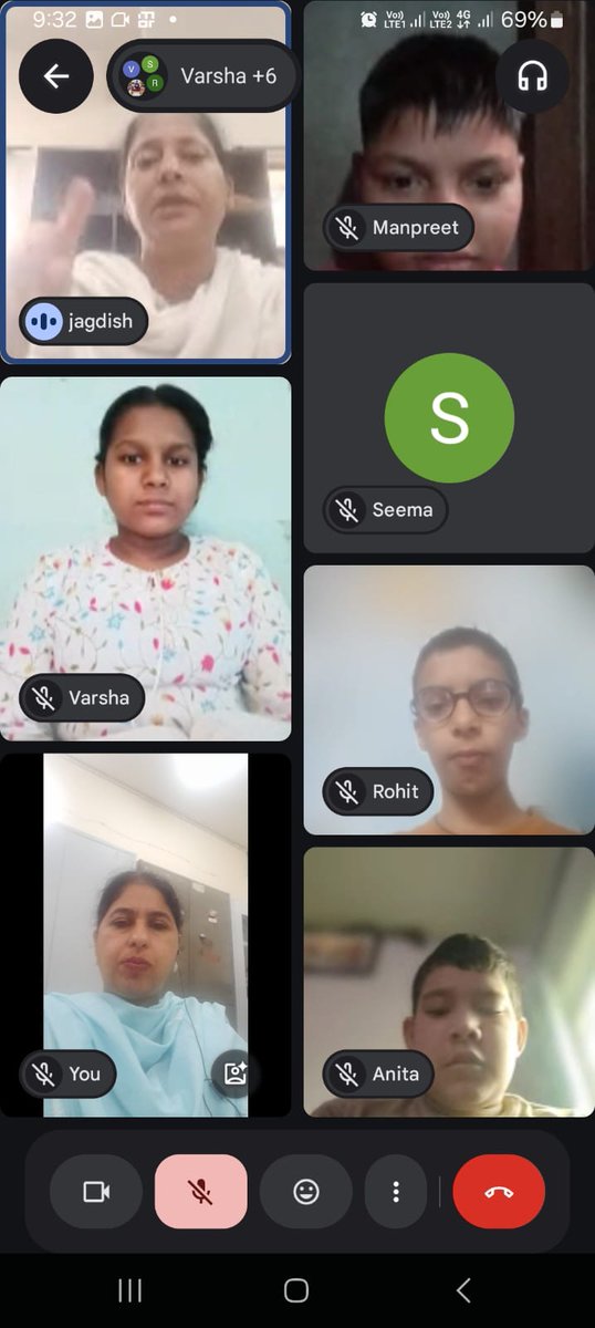 gmhs37cchd's tweet photo. On Day 5 of #BBSC2026, a highly interactive online session was conducted by Ms Sumanjit Kaur on our local heroes, Kapil Dev and Abhinav Bindra. In Sign Language Workshop by Ms. Jagdish Kaur, students learned basic signs and the importance of inclusive communication @SchoolEduChd https://t.co/pwJU1kreeE