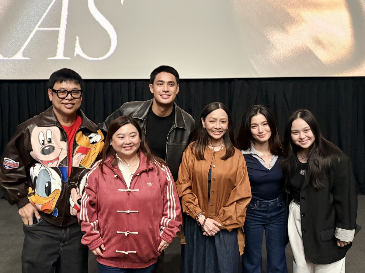 StarCinema's tweet photo. Donny Pangilinan and Belle Mariano at the Blockscreening of Pinky Tobiano. ✨

📍SM North Edsa Director’s Club 2

Get your tickets now and experience Tayo Sa Wakas! Visit https://t.co/GWCheUrvn0 🎟️

#TayoSaWakas — a 33rd anniversary offering from Star Cinema and a film by Cathy Garcia-Sampana.

NOW SHOWING in over 280 cinemas nationwide.