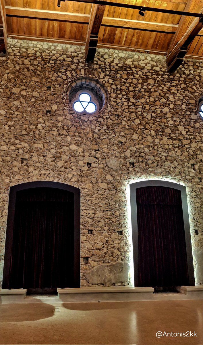 Antonis2kk's tweet photo. Παρελθόν και παρόν  σε απόλυτη αρμονία. Ο φωτισμός αναδεικνύει την ιστορικότητα του χώρου με τον πιο όμορφο τρόπο!😍... 🙏🌺
#restorasyon https://t.co/WuUCWQRwdu