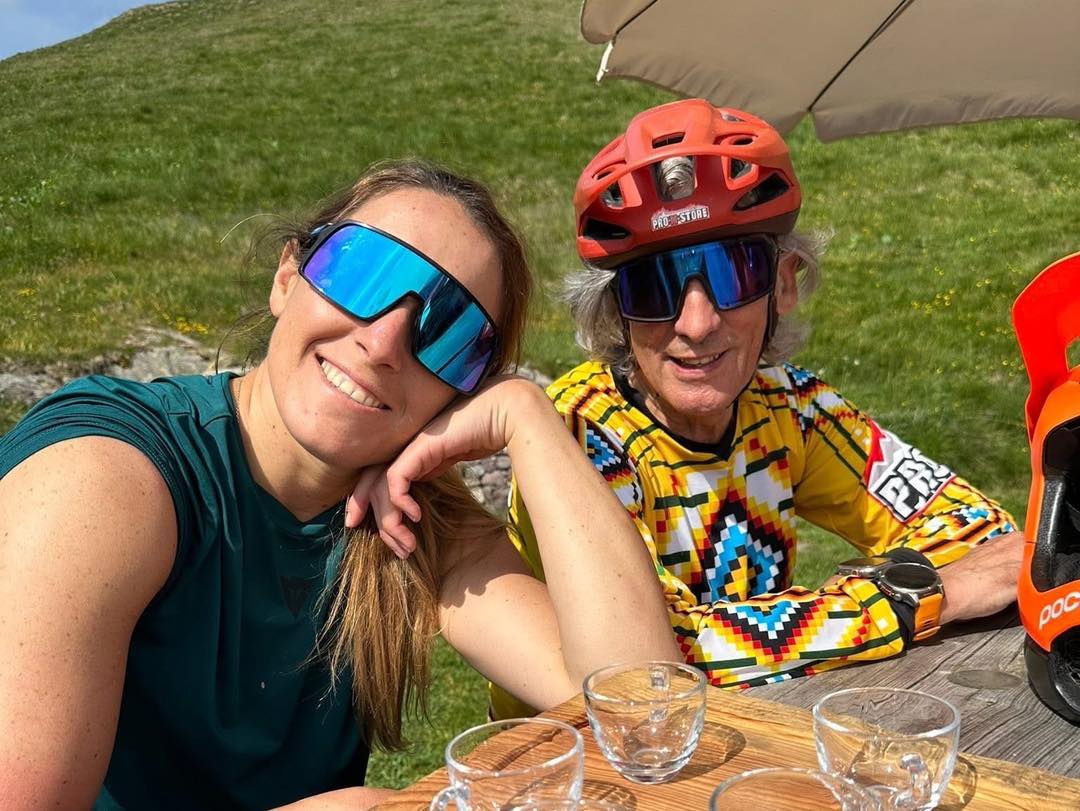 ProMcom1's tweet photo. Si chiude una settimana di incredibile divertimento in montagna con gite da ricordare a lungo 💥 ❤️ ☝️

E non finisce qui : ride &amp; enjoy like a Pro-M 💪 🎸 🍺 https://t.co/3eogqux8nd