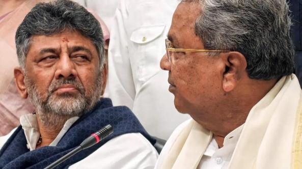 frontline_india's tweet photo. NEW | Siddaramaiah has stepped down after a record run, and the question now is whether D.K. Shivakumar can hold together the Congress’ rainbow coalition and keep the party’s 2023 formula intact through to 2028.

Vikhar Ahmed Sayeed (@VASayeed) ✍️

Read: https://t.co/4gbxqlz2ba https://t.co/NUDR9wHeE9