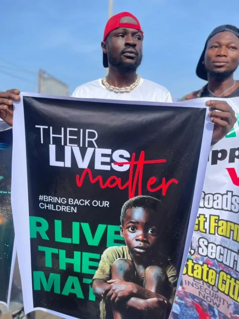 MobilePunch's tweet photo. 𝗧𝗮𝗸𝗲-𝗜𝘁-𝗕𝗮𝗰𝗸 𝗺𝗼𝘃𝗲𝗺𝗲𝗻𝘁 𝗽𝗿𝗼𝘁𝗲𝘀𝘁𝘀 𝗢𝘆𝗼 𝗮𝗯𝗱𝘂𝗰𝘁𝗶𝗼𝗻𝘀, 𝗱𝗲𝗺𝗮𝗻𝗱𝘀 𝗽𝘂𝗽𝗶𝗹𝘀’ 𝗿𝗲𝗹𝗲𝗮𝘀𝗲

𝗥𝗲𝗮𝗱 𝗠𝗼𝗿𝗲: https://t.co/M0bfNpddyJ https://t.co/5afLkhhthl