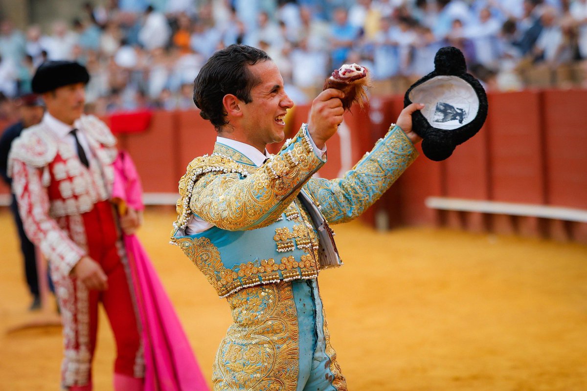 7TOROS7's tweet photo. RESUMEN | VÍDEO

"López Peregrino, oreja vital en Sevilla".

👇👇👇
https://t.co/U2RnpC9qJ3 https://t.co/mYNQ1OsUPI