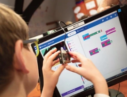 ISC_schools's tweet photo. Alleviating teacher shortages through partnerships. 

Yarm School’s Microbits Teaching Programme, which operates across 8 schools in the Tees Valley, is providing key digital skills and ideas for teachers and pupils alike. 

Read more below 👇

https://t.co/Vy7sxjvdIv https://t.co/GJfnWI1KLK