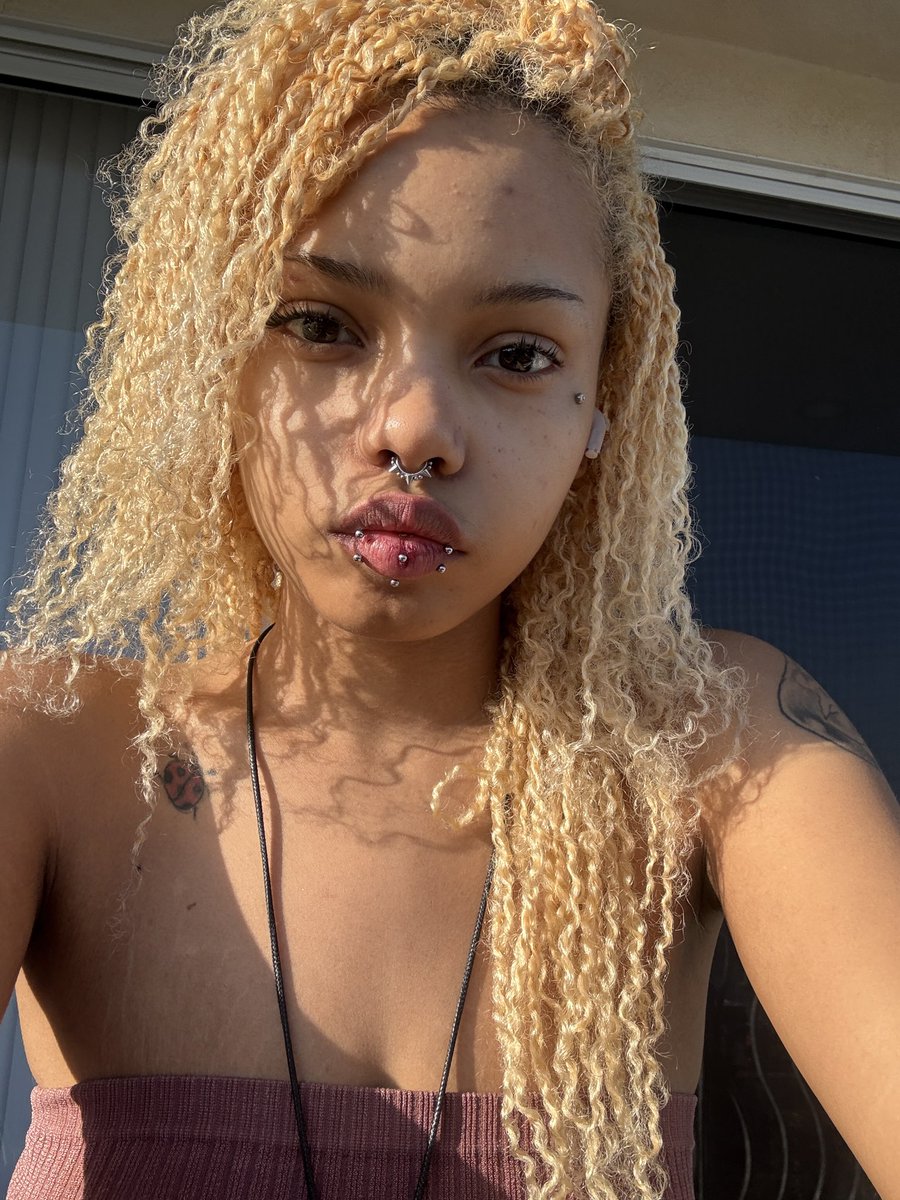 lou🦇 tweet media