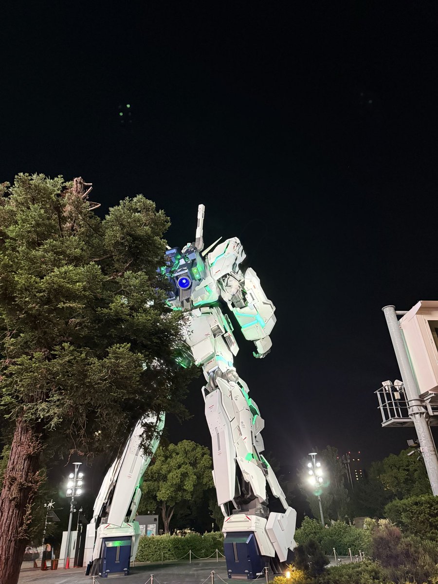rin_snow's tweet photo. |ω･)ﾁﾗｯ
ユニコーーーン!!

昨日、ガンダムベースでアッガイとRGウイングガンダムゼロEWクリア買ってきた
どちらも全塗装予定

ついでに、かっこいいからコア・ファイターも買ってきた
洗ってつや消しして汚してつや消ししたら飾れそうだし
小さい人を筆塗りしないといけないけど https://t.co/4pgvGPFINm