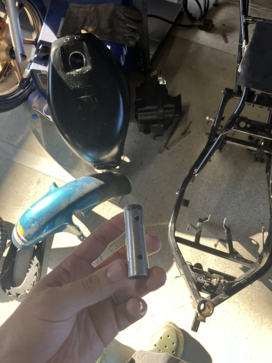 ST_HIDEYOSHI's tweet photo. 預かっているns1にカウルステーを取り付ける日曜日でした。

トーチの消耗品ごっそり新品に替えたらアーク安定できもちぇでした。 https://t.co/qQqEQs7jXS