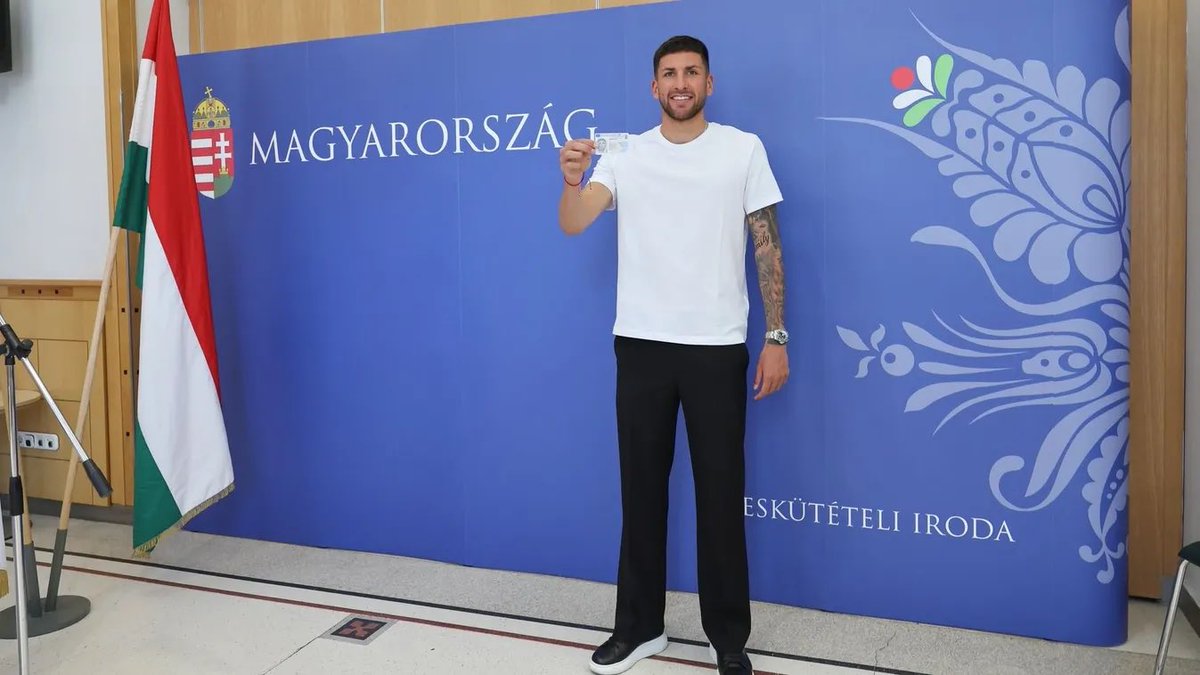 HunFootballXtra's tweet photo. 🚨| From next season, a player will only qualify for the "Magyar rule" if they are eligible to play for the "A" Hungarian national team under current FIFA regulations.

Players like Marius Corbu, Mariano Gómez & Miljan Krpić will no longer count as domestic players.

🗞️: NemzetiSport