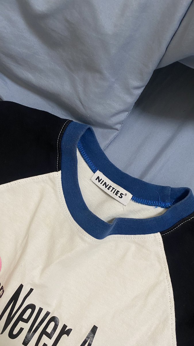 knokkuok's tweet photo. เสื้อยืด nineties design - 150 บาท
อก 44 ยาว 26
ค่าส่ง 30 คับ

#เสื้อผ้ามือ2 #ส่งต่อเสื้อผ้า #nineties #เสื้อมือสอง https://t.co/c74iO4gau8