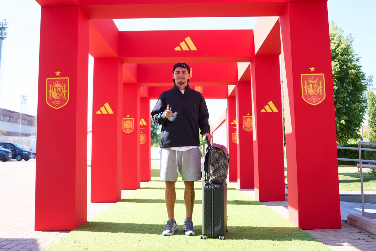 SEFutbol's tweet photo. ¡Bienvenido al “Modo Mundial”, Yere!

#VamosEspaña | #CopaMundialFIFA https://t.co/sIKszom49G