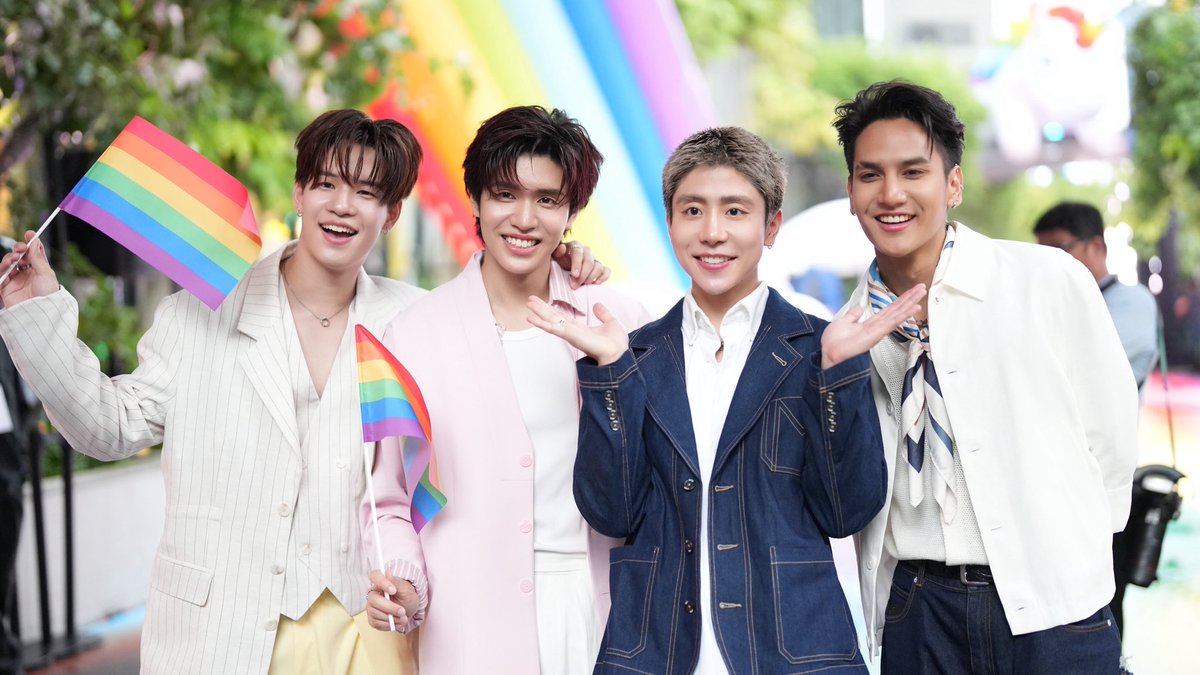 MojoMuse_MMM's tweet photo. ภาพบรรยากาศในงาน “Love Pride 2026” 🏳️‍🌈✨(1)

#MojoMuseManagement
#LOVEPRIDE2026 #EMDISTRICT
#PRIDEMONTH #PrideParade https://t.co/VhL0X8ddMJ