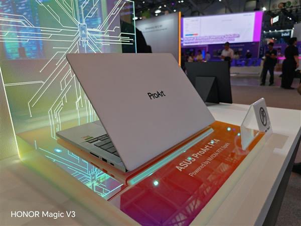 neiltwitz's tweet photo. First Look!

These are the first models coming out based on @nvidia RTX Spark (with @MediaTek)

@Dell XPS 16
@ASUS ProArt P14
@HP OmniBook Ultra 16
@msigaming Prestige N16 Flip Al+

Coming this fall.

Specs:

GPU: up to 6,144 Cores
CPU: 20 Cores
Memory: up to 128 GB Unified Memory

✨AI: CUDA Libraries Support, 1 Petaflop FP4 
🎮 Gaming: Full DLSS suite, NVIDIA Reflex, and G-SYNC.
📹Creators: 100+ Apps Optimized, NVIDIA Studio

#GTCTaipei #Computex2026 #RTXSpark