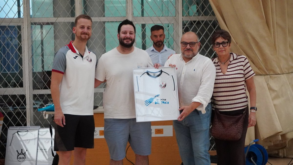 TrianaFS's tweet photo. 📸 Galería de imágenes - Fiesta de Clausura 25-26 ⚽️

Queremos hacer una mención especial y agradecer a los patrocinadores asistentes. Sin vosotros nada sería posible. Gracias de corazón ❤️

@ceNoavi @polident_dreslozanoylopez
@lacocinadeltraca #G3 https://t.co/6CSMYqOk4T