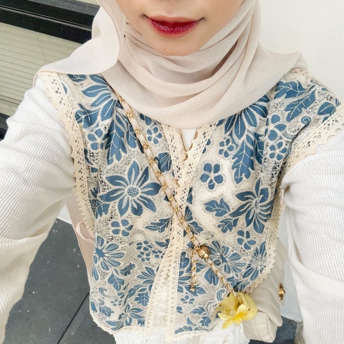 ailuvys's tweet photo. Pretty days start with a Flower Vest  🌸 

a thread https://t.co/yDfqXyz7ZM