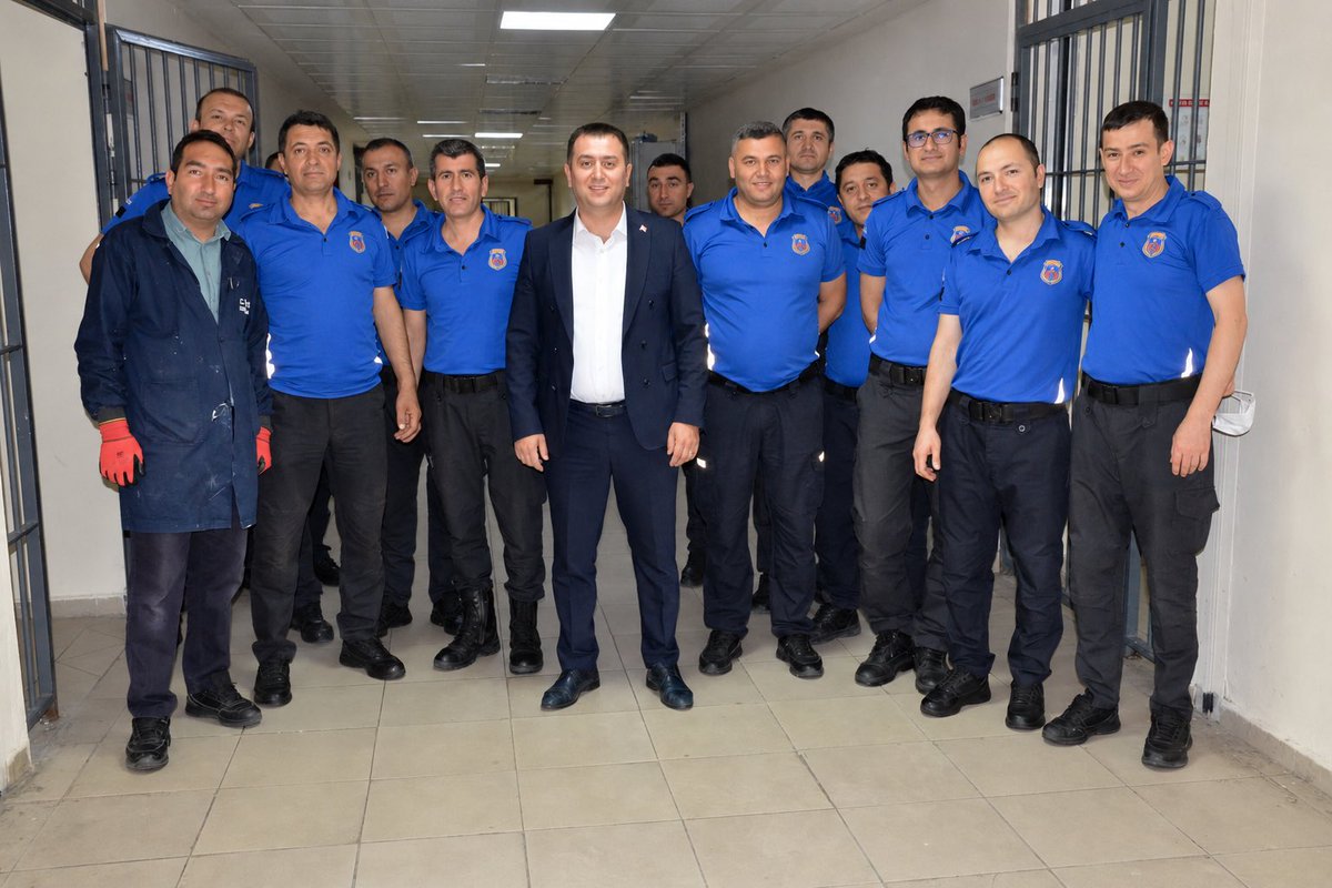 OnurKucukseymen's tweet photo. 🇹🇷 Yeni bir ayın ve yeni bir haftanın başlangıcındayız.

👮‍♂️Ceza infaz kurumlarımızda fedakârca görev yapan tüm personelimize huzurlu, sağlıklı ve başarılı bir hafta diliyoruz.

👮‍♀️6 Haziran Ceza İnfaz Personeli Günü'ne yaklaşırken; ceza infaz kurumlarımızda büyük bir özveriyle görev yapan personelimizin emeğinin karşılığını alması en temel beklentimizdir.

⚖️Adalet hizmetinin kahramanları olan ceza infaz kurumu çalışanlarının ekonomik ve özlük haklarının güçlendirilmesi, adalet hizmetleri tazminatının bütün ünvanlara verilerek artış sağlanması artık bir ihtiyaçtır.

CİPDER olarak, personelimizin haklı taleplerinin takipçisi ve sesi olmaya devam edeceğiz.

VEFA • AİDİYET • DAYANIŞMA 🇹🇷

#CİPDER #6HaziranCezaİnfazPersoneliGünü #AdaletHizmetleriTazminatı
@abakingurlek @ceyhanburakab @ctekurumsal @Cipder