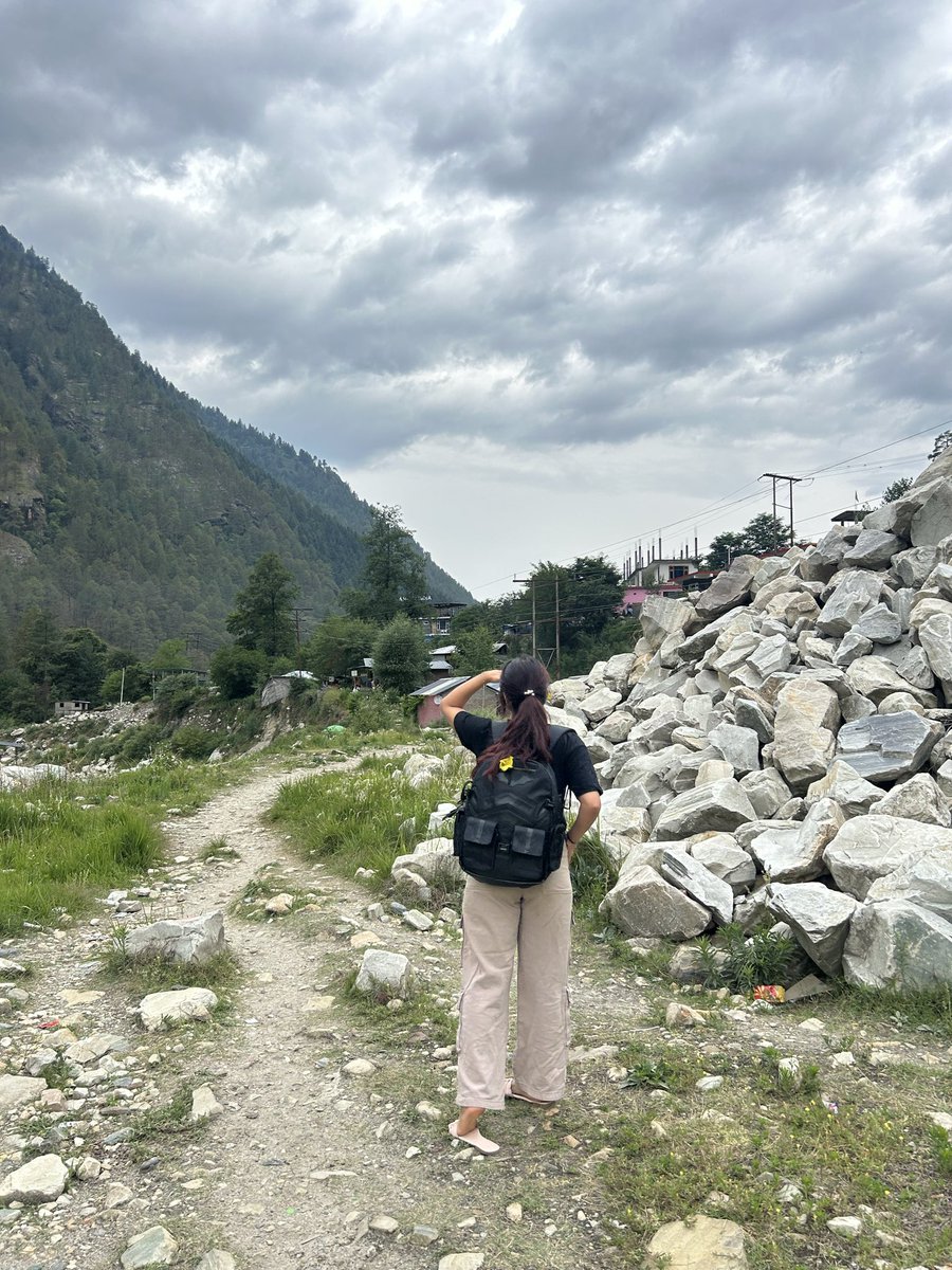 smirnoffaaah's tweet photo. Somewhere in kasol 🌬️ https://t.co/Jb4ZzsupLZ