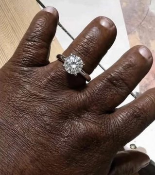 jamakiauto's tweet photo. @inspektamwala Hongera sana sir mwala, mwenzako got engaged last night,Harusi tunayo https://t.co/mXXj1TUod4