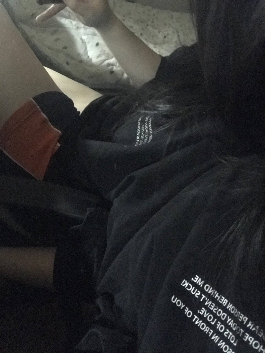 Cl0ver_____'s tweet photo. 오오티디:언제껀지모르는반티바지 https://t.co/6dszvHDUXn