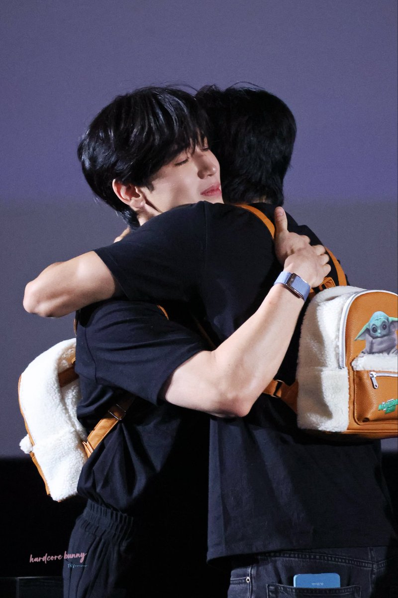 hardcorebunny91's tweet photo. 🥹

TAYNEWSAN X MANDALORIAN
#SFxTayNewPolcasan
#Taynew #เตนิว
#Tawan_V #Newwiee https://t.co/9AmYcPZB6F