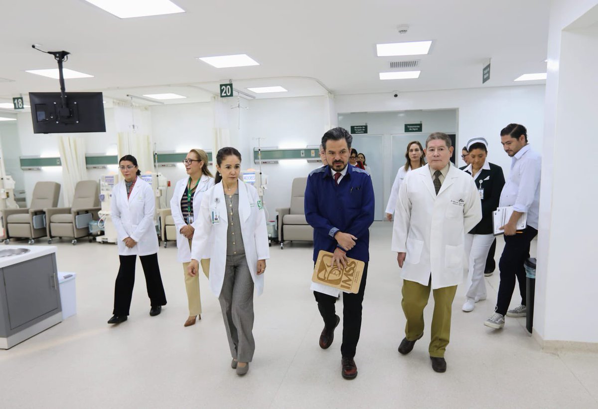 zoerobledo's tweet photo. 🏥 Inauguramos la rehabilitación del área de hemodiálisis del Hospital General de Zona No. 48, en el @IMSSCDMXNorte , una acción que fortalece nuestra capacidad de atención y acerca servicios de mayor calidad a las y los derechohabientes.

Con la ampliación de 10 a 20 máquinas de hemodiálisis, hoy es posible realizar alrededor de 100 sesiones diarias y hasta 2,400 sesiones al mes, en beneficio de más pacientes.

La consolidación de este servicio interno forma parte de los esfuerzos permanentes para fortalecer la infraestructura médica, ampliar la capacidad resolutiva de nuestras unidades y garantizar una atención más oportuna, segura y digna para quienes más lo necesitan. 💚🏥
