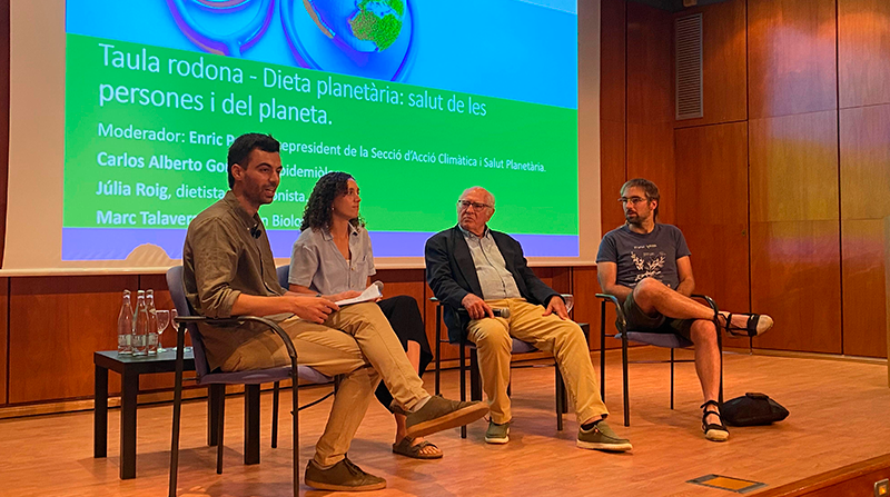 COMBarcelona's tweet photo. ⏪La setmana passada, el CoMB i la Secció @accioclima_comb vam celebrar la 4a Jornada #CoMBxClima🌍

🩺 Any rere any, aquesta trobada reafirma el compromís de la professió mèdica amb la salut planetària i dona visibilitat a projectes i experiències que generen impacte positiu en la salut de les persones i del planeta🌱

La jornada va concloure amb el lliurament dels 2ns Premis a les Millors Pràctiques en Acció Climàtica i Salut Planetària en l’entorn sanitari del @CCMC_MetgesCat 🏆

🖇️Llegeix la notícia completa de l’acte 👉https://t.co/IaD7HBzU8q