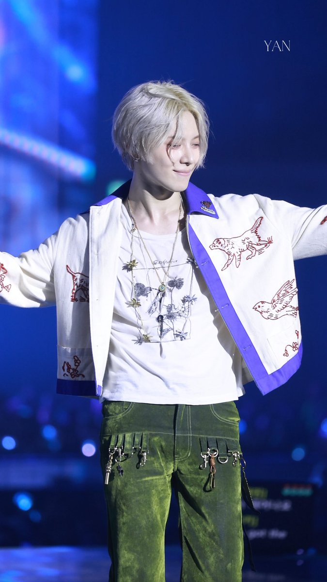 adore636's tweet photo. 0531 PART1
#태민 #TAEMIN #テミン #泰民 https://t.co/IlSx05PRKg